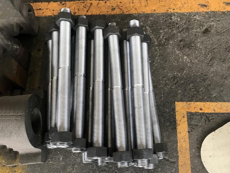 托擋輪裝置絲杠