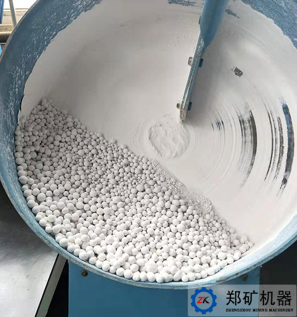 實(shí)驗(yàn)盤式成球機(jī)工作現(xiàn)場圖 實(shí)驗(yàn)盤式成球機(jī)工作現(xiàn)場圖